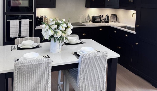 Luxury two bed cottage not far from the festivities of Goodwood