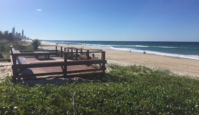 Coastal paradise in Mermaid Beach. 2 Bedroom Condo steps from the beach.