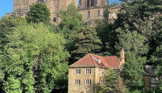 Pass the Keys | Fabulous location, stylish home!