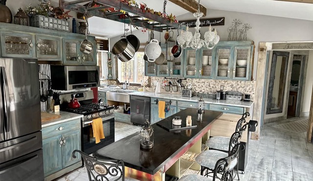 The Brupoppy Farm & Stay is farm located in the heart of Boston Heights Ohio.