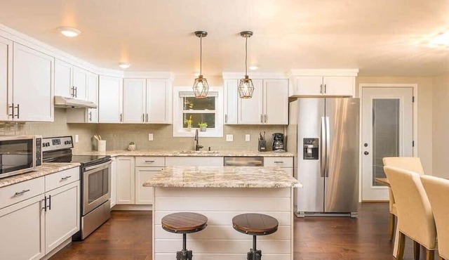 -Ledgeview Luxury - Sleeps 11