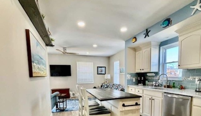 AMAZING ANGELSEA LOCATION CLOSE TO THE INLET WALL!!