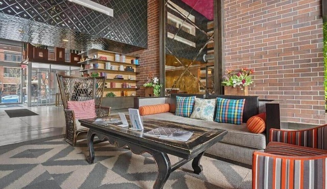CozySuites Mill District with pool, gym #01
