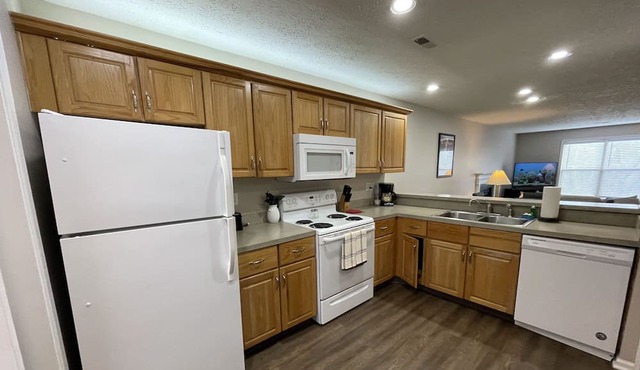 Darling Dublin Furnished Apt!