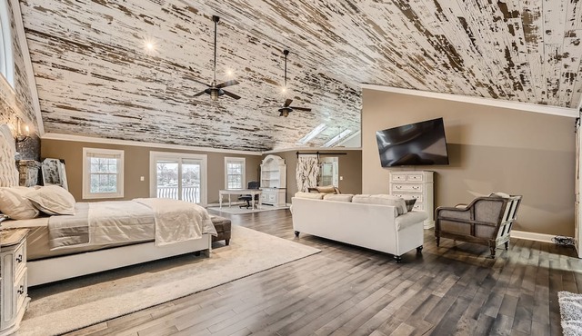 4BR Home with Pool on the Magothy River Pasadena