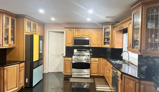 Downtown Edison, Close to NYC Modern Luxury Retreat - Single Family Home