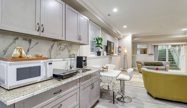 Cozy Capitol Heights Abode: 6 Mi to National Mall