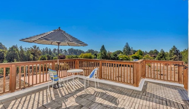 Furnished 2 Bed 1.5 Bath Home In Sunny Santa Cruz County