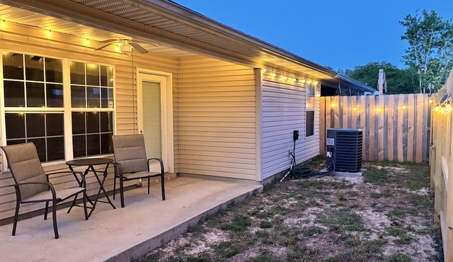 Your Cozy Retreat in the Heart of Niceville - Minutes from White Sandy Beaches!