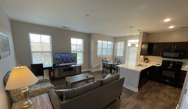 Carmel 3 bedrooms with 2 full baths!!