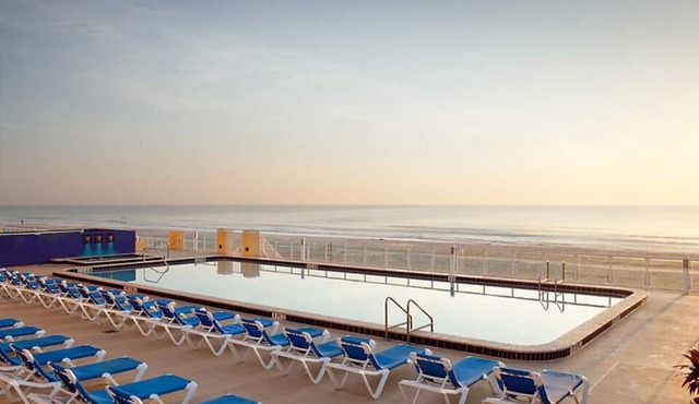 Hear the Atlantic waves in this Studio resort apt in Ormond Beach with vacation