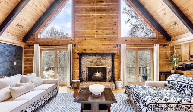 Stunning Cabin Retreat Near Aquia Creek & Potomac!