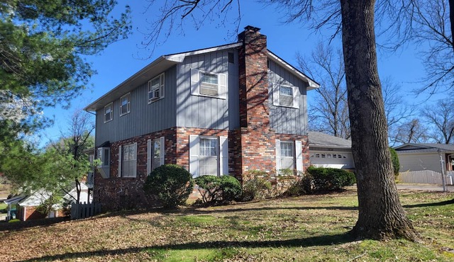 Comfortable family home for 12+ with chair lifts