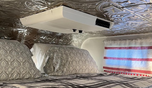 Pondside Glamping in Lake Conroe
