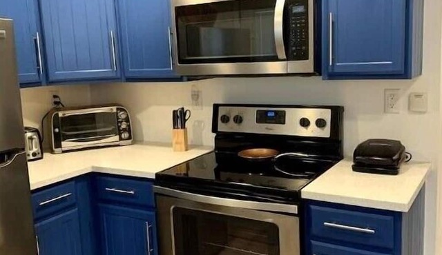 Near HERSHEY Park ! Hiking, Parks close. 1 story home, senior and kid friendly!!