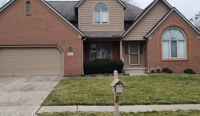 Reynoldsburg Ohio Full house with two car garage in the city close to inters 270