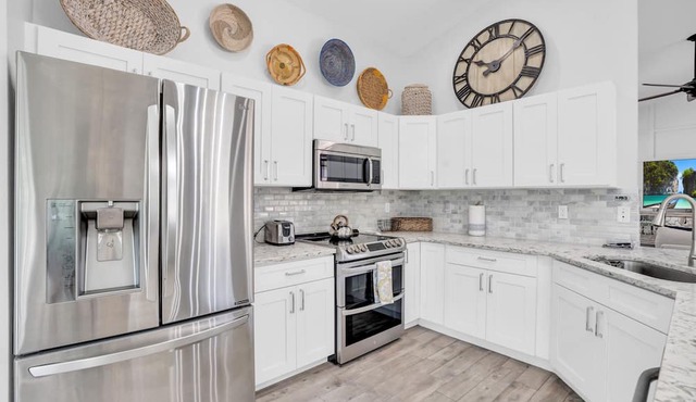 Enjoy all that Naples has to offer. Convenient access to everything you need.