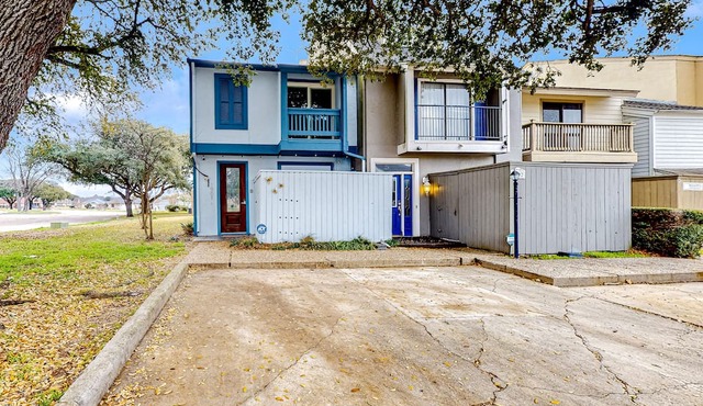 Elegant lakefront escape with private balcony, W/D, & gorgeous lake views