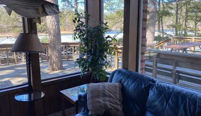 Charming Lodge in Royal with AC. Satellite TV