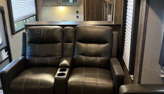 1 bedroom RV in Bridge City