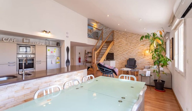 Apartment 'Le 38 Duplex Familial' with Wi-Fi and Air Conditioning