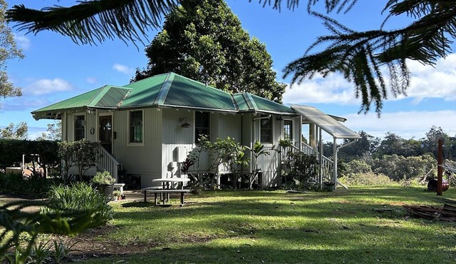 Work from Home, Cozy Cottage in North Hamakua, Big Island, Hawaii 30 day minimum