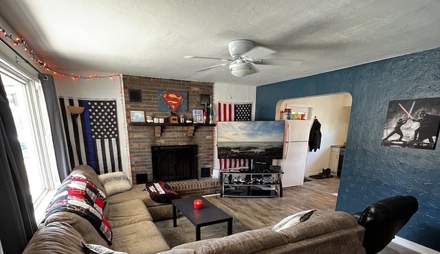 Park view 2-bedroom home with outdoor dining and high speed WiFi in Fairfield