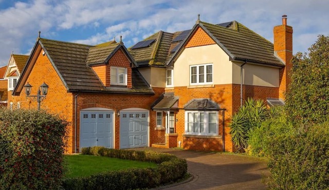 4 Luxurious Executive Villa