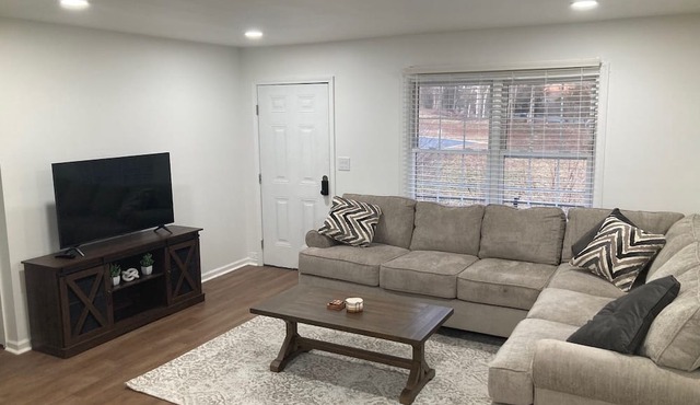 Charming Home in Charlottesville! 3 Bed, 2 Full Bath, Private and Spacious!