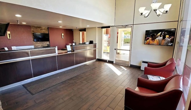 Sacramento Inn & Suites