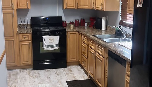 Charming 2-bedroom house with WiFi and AC in welcoming Lake Alfred.
