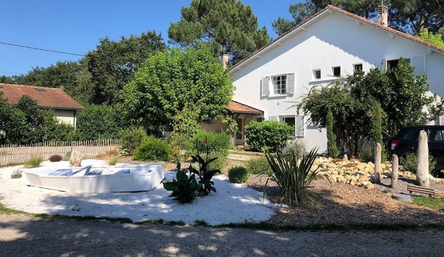 Vacation Home "Gite D'ici Et D'Ailleurs" with Shared Heated Pool, Private Terrace & Wi-Fi