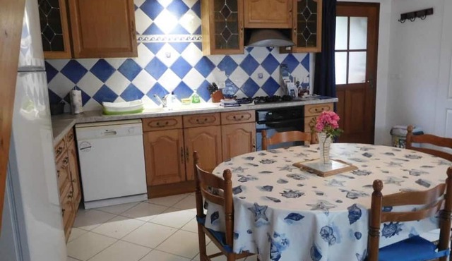 Cottage 'Gite Vert' with Private Terrace and Wi-Fi