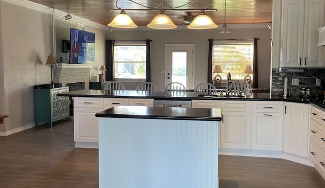 Tranquil river oasis close to beaches and Daytona Intl Speedway.