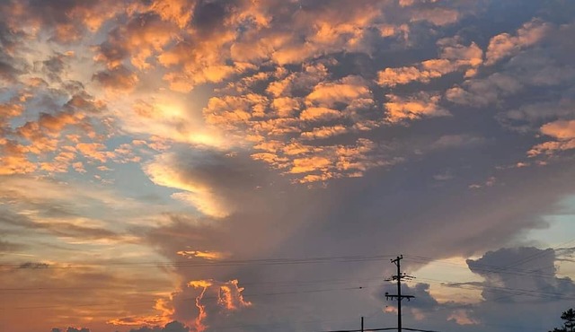 Great solar eclipse viewing! Beautiful room, 2 queen beds & private bath.