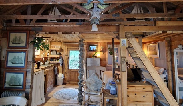 Hills above and sea below - The Crow's Nest 🐦‍⬛