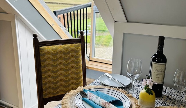 Rural idle yet so connected to surrounding leisure activities and city life. Wow