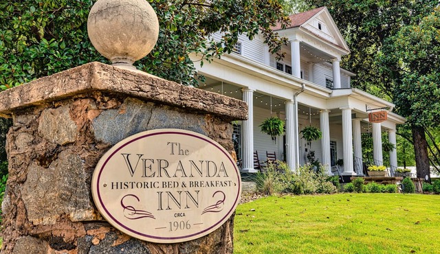 Welcome to the Famous, Award Winning VERANDA HISTORIC INN Senoia, GA