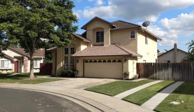 1994 Built Large House 3/3/3 Garage Parking Kitchen Laundry WiFI TV AC Culdesac