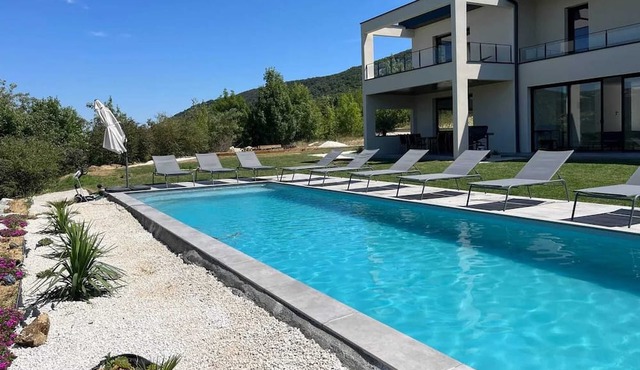 Homerez - Big villa for 12 ppl. with swimming-pool and garden at Saint-Péray