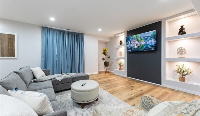 Cozy 1-bedroom- SHARED in the house in peaceful Bellevue