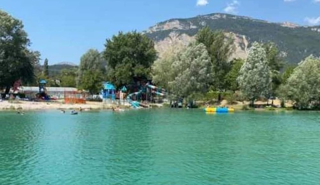 Camping 3 étoiles - Piscine - eeeaca