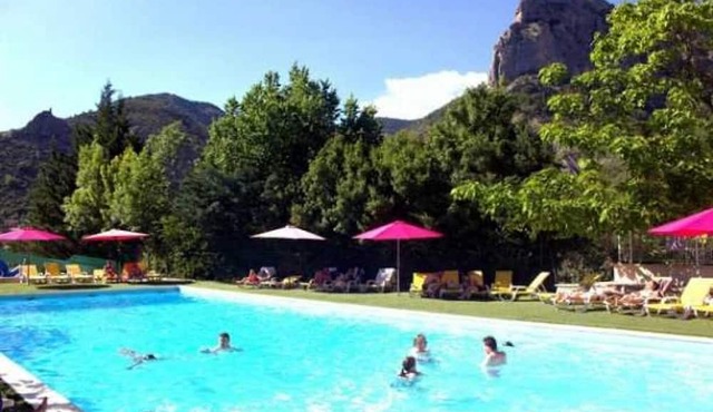 Camping 4 étoiles - Piscine - eeeadg
