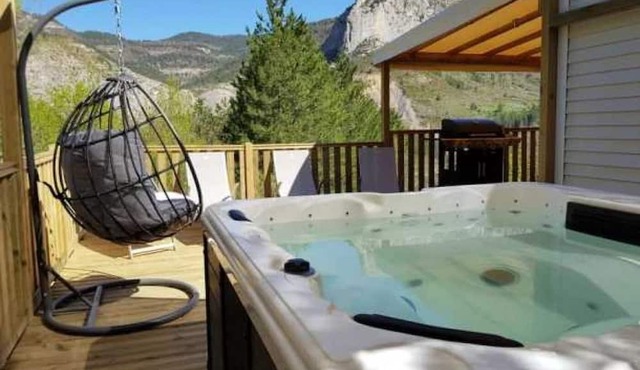 Camping 4 étoiles - Piscine - eeeaeg