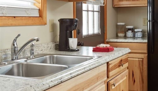 Birds and Bees Cottage | 2 Bed, 1 Bath