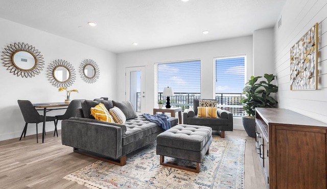 Beautiful, cozy, 2 bedroom 5 floor apartment.