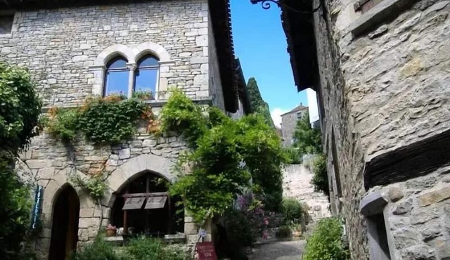 Flower Camping les Gorges de l'Aveyron * - The Gite (2 bedrooms) 5 people