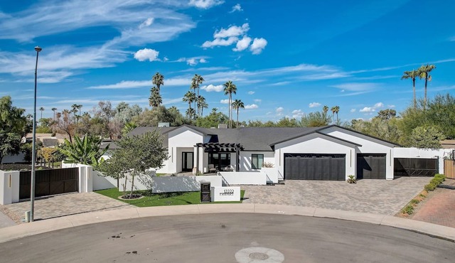 Luxury,Pool,Spa,Great Location, great for entertaining