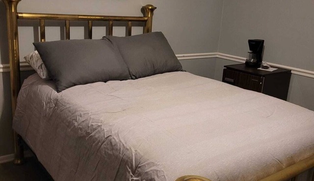 Comfy Townhouse has your home away from home. Close to I15, Shopping mall.