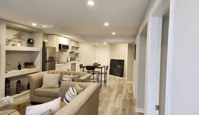 Stylish Retreat in North Oshawa